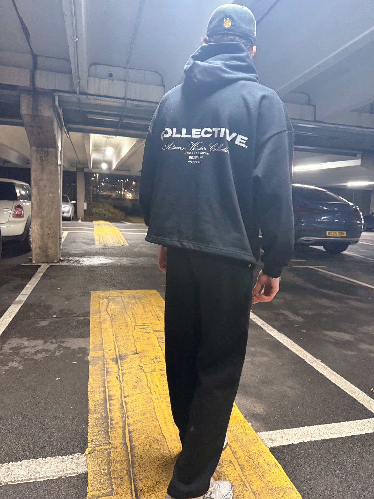 DRAWSTRING HOODIE ESSENTIAL • NOIR BLACK